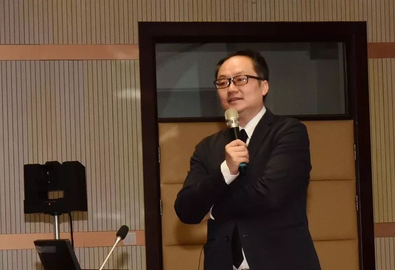 名家进校园领悟建筑学著名建筑师陈嘉炜先生来曙光开设讲座