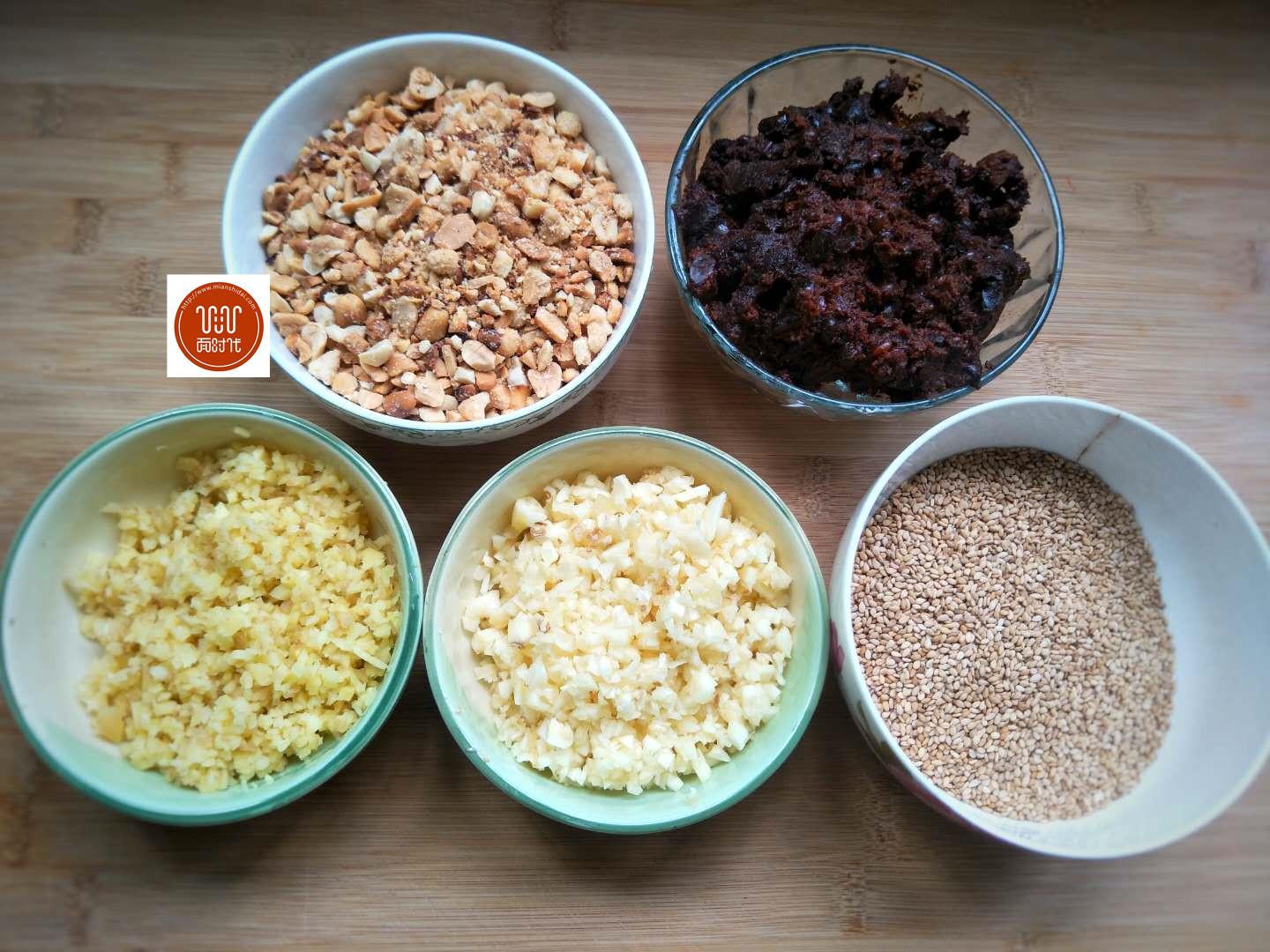 怎样做花生豆瓣酱 02b494dd391c44019792504084bcff7c.jpeg