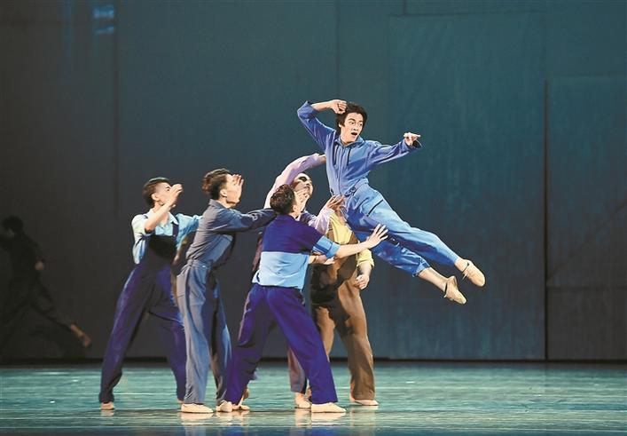 深圳歌剧舞剧院首部大戏上演!《追梦人》记录