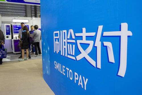 你习惯于把脸伸过去让其刷来刷去吗？