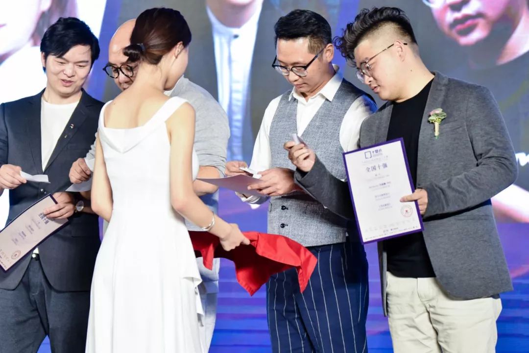 以右&唐小松&曾蓉:十间坊新晋冠亚季点燃设计激情_武贤