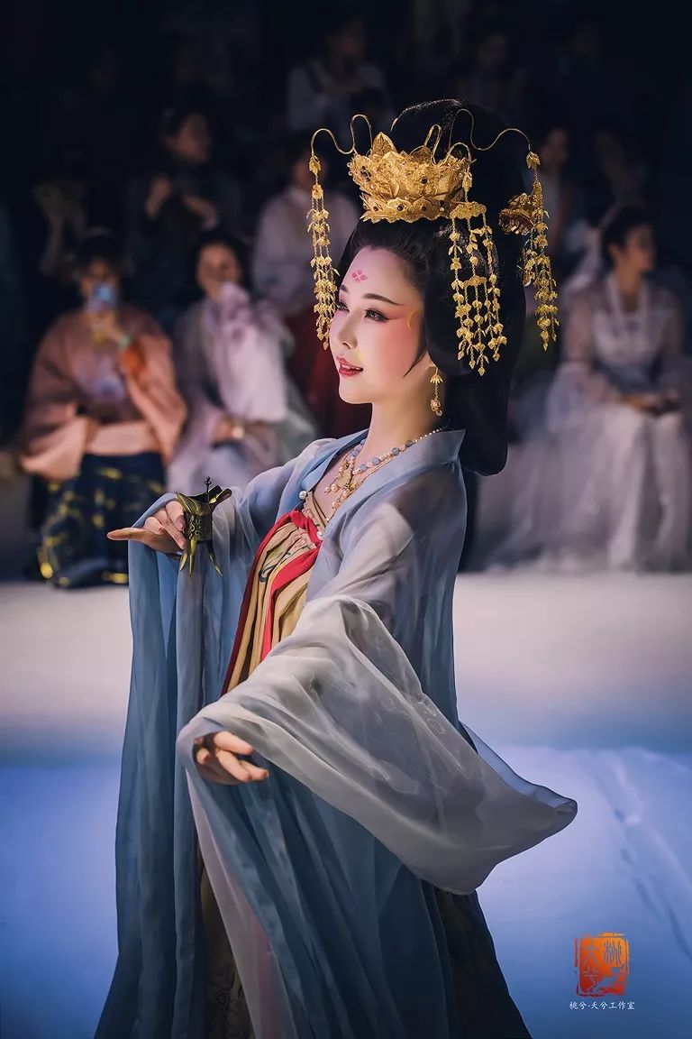 汉服美图华丽惊艳2019年华裳九州汉服走秀返图合集