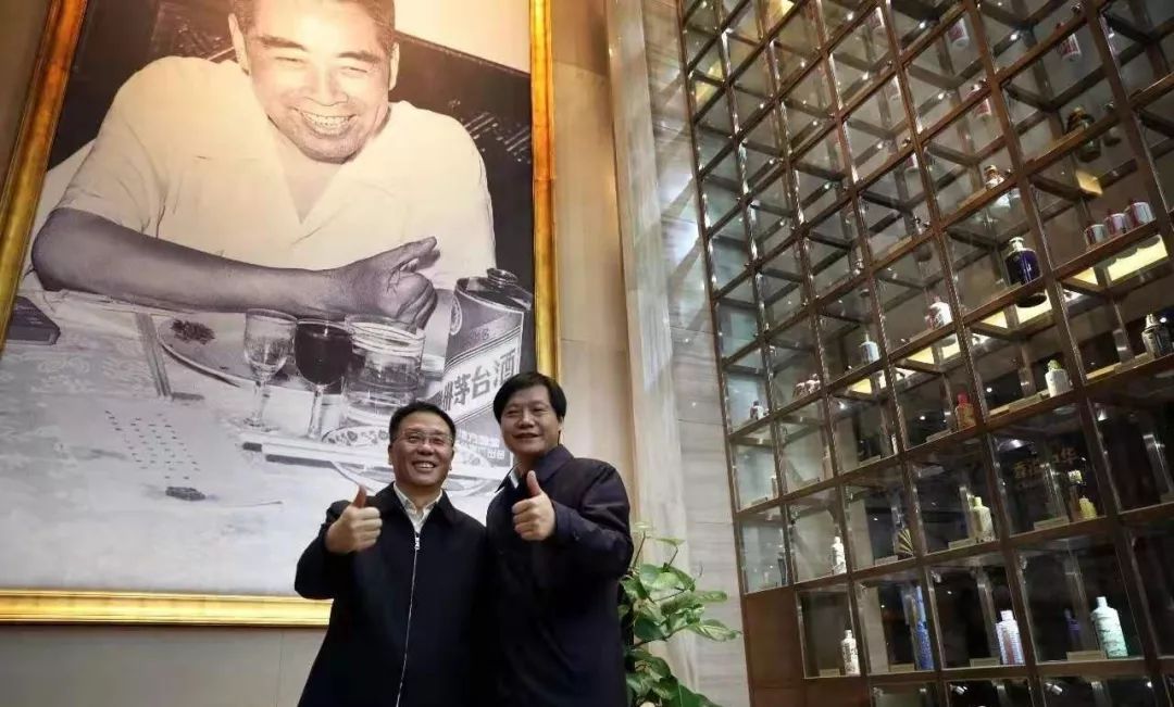 短短仨小时，雷军和李保芳为何满面笑容？