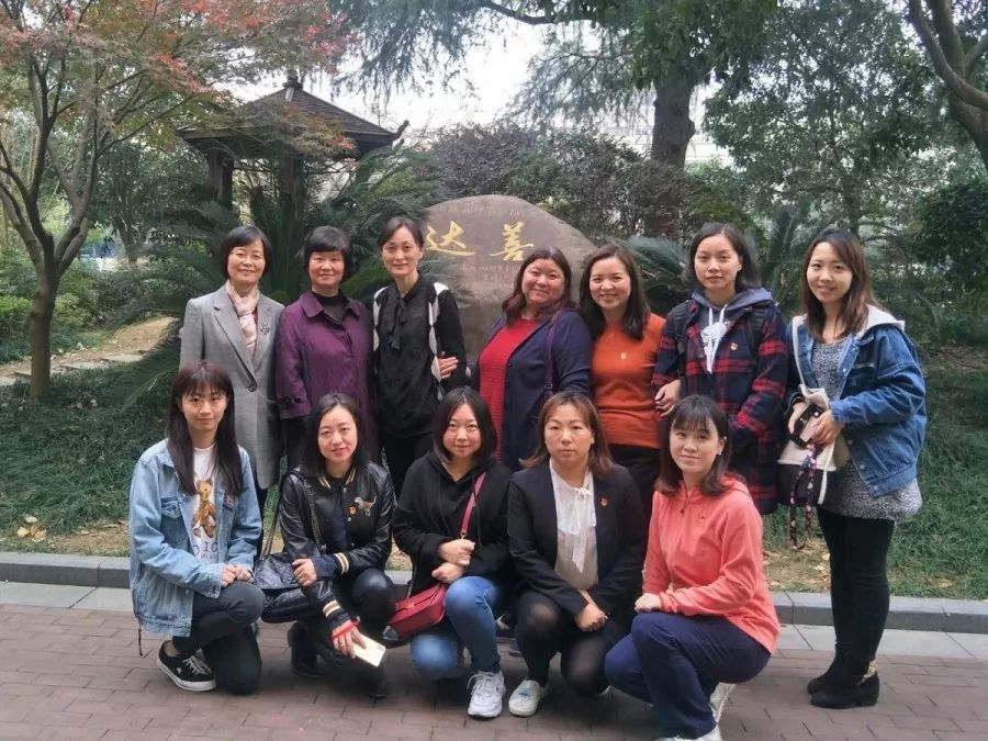 百年老校携手成长上海黄浦区巨鹿路第一小学教师来东风小学教育集团