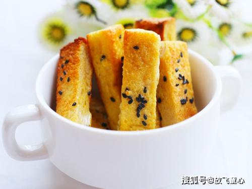 教你简单好吃的快手早餐做法,香烤吐司条,香酥