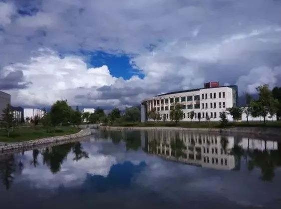 最有名的中国大学 8f1c0c7a536346d3ae0e1ccf2d4d2018.jpeg