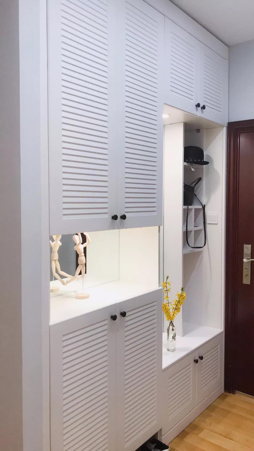 入户鞋柜装修效果图 ca25e635e60e473eaf6a3a6b8b812942.jpeg