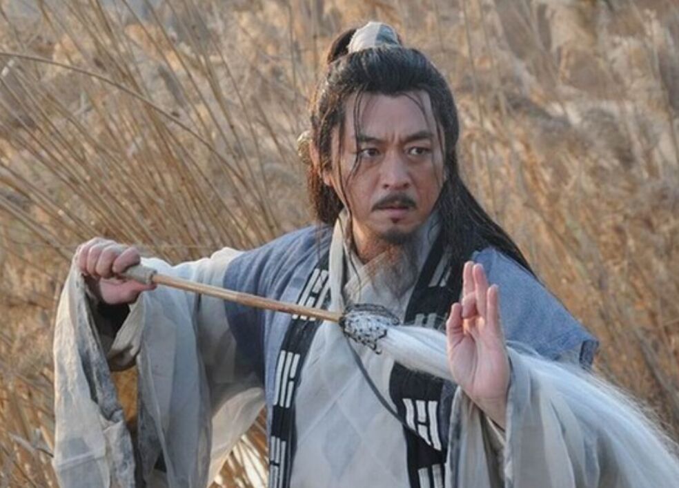 李助原来是个冒牌法师,不过他的纯剑术的确高超
