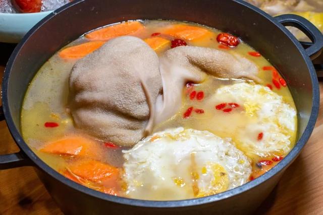 eba999e5adda48b2b5ed64440bdc81b3.jpeg