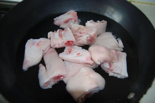 猪脚怎么煮q弹有嚼劲 2442abe58baf4719b16ea88e81c6eab5.jpeg