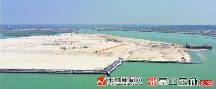 明年中旬铁山港东岸码头将建成一个10万吨级泊位
