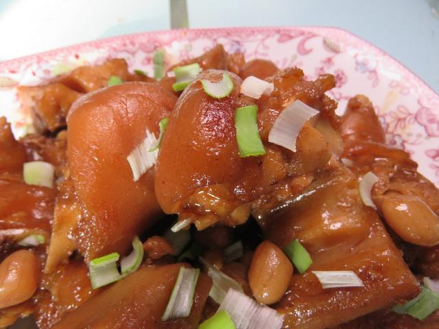 猪脚怎么煮才好吃视频 2c169c4cb483428b90047a9e63ddae05.jpeg