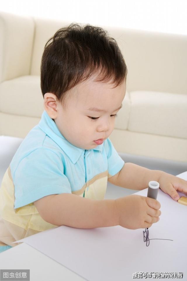 小孩子画画的姿势 35e2847d599b47948886af6926529866.jpeg