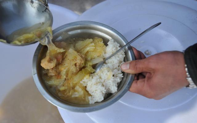 #蓝象宝贝育儿#积食的“祸根”找到了，儿科医生：汤泡饭别再喂娃了，脾虚难长个