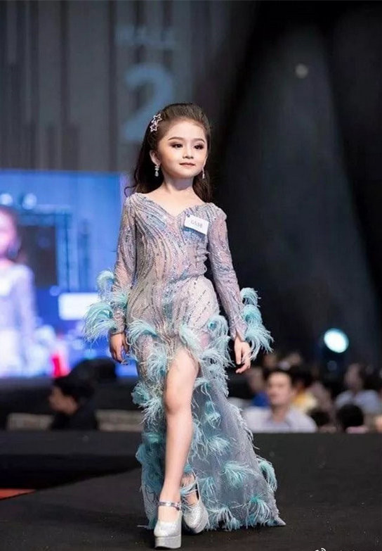 神似赵丽颖、上热搜的泰国6岁选美冠军,走红前就是童模_女童