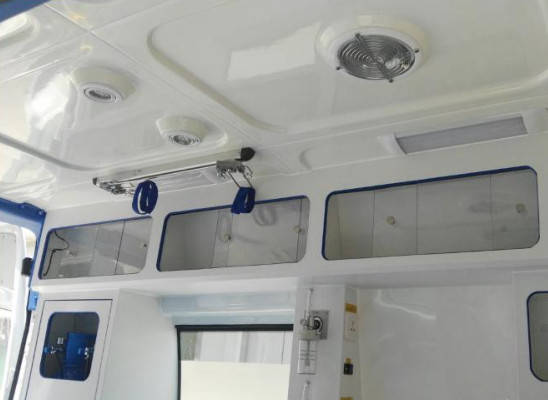 福特全顺v362中顶监护型救护车内部结构图片