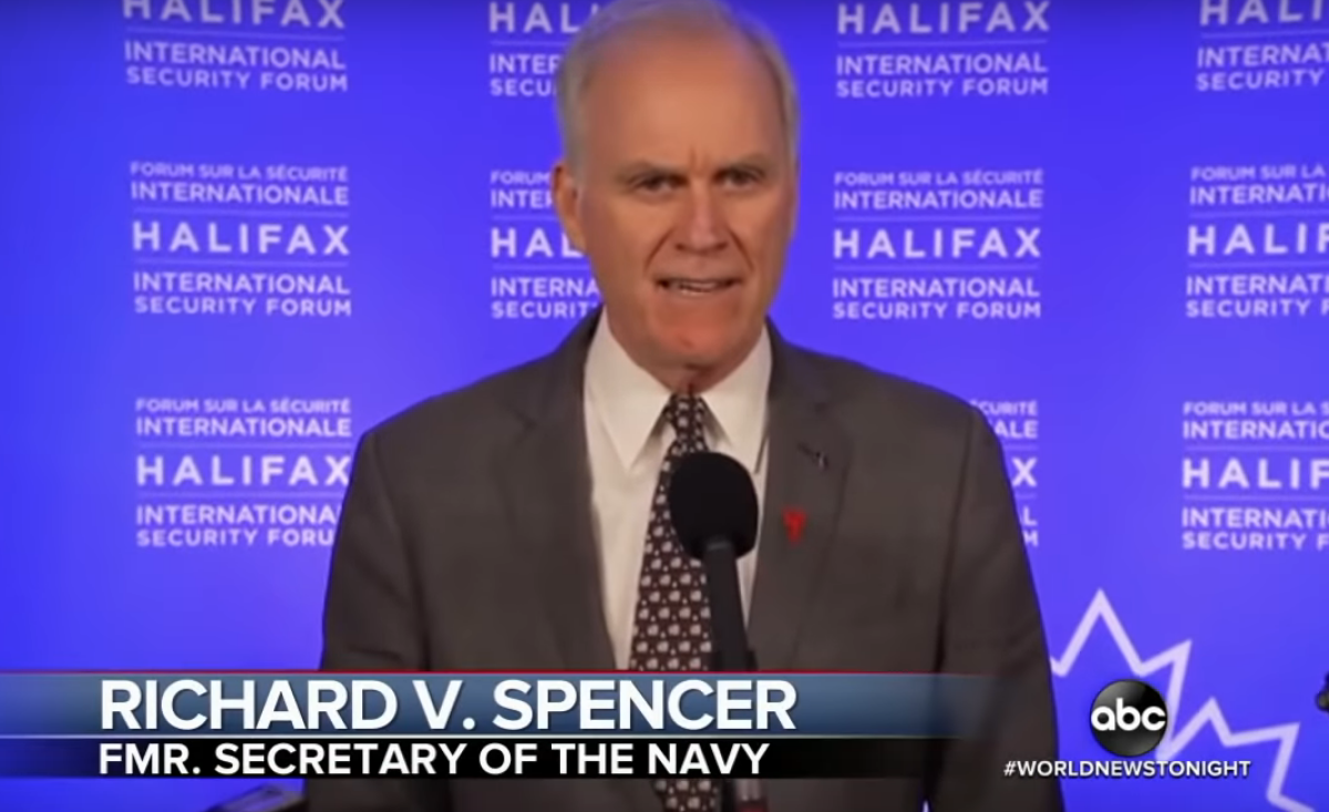 因为一名海豹突击队员，美国海军部长丢了饭碗