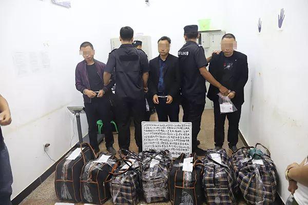 警方缴获近200公斤毒品：10多名民警花6个多小时拆完7个编织袋