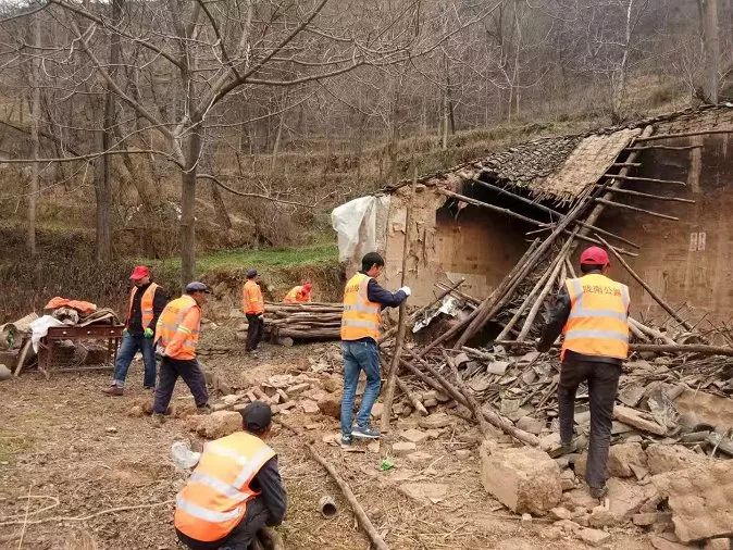 自11月17日开始,西和公路段在洛峪镇统一领导下,组织本单位驻村帮扶