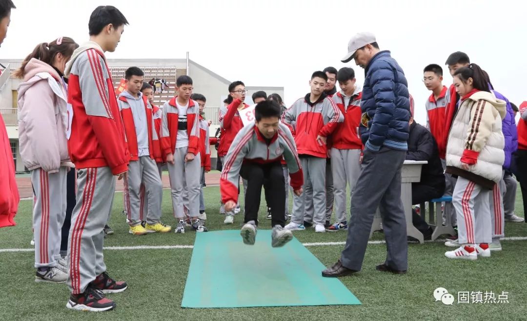 固镇三中的田径运动会,是学校推行素质教育,落实"阳光体育"的具体