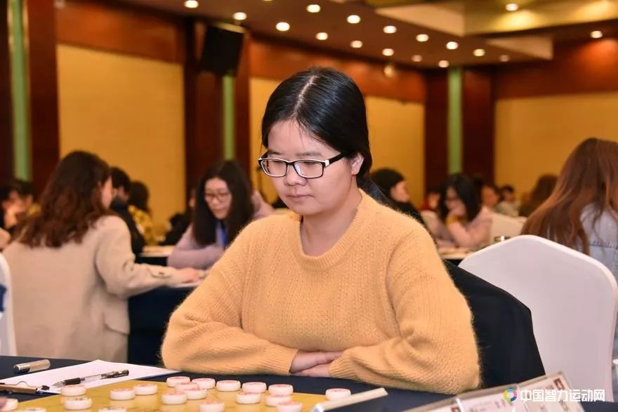 【组图】象棋个人赛女子组特写 楚河汉界群芳争艳