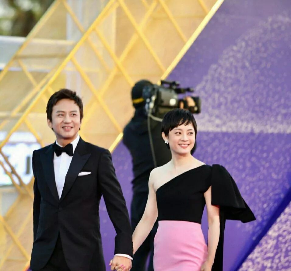 怎么当上明星身边的工作人员 205b4064bcb541a4a9ef73df7e1d4c04.jpeg