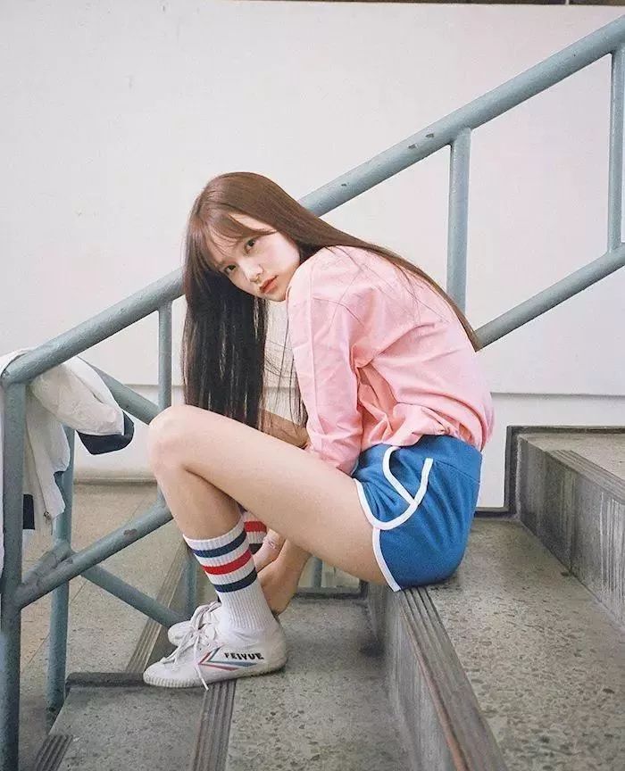 时髦又好看的男女拍照姿势,一学就能上手!
