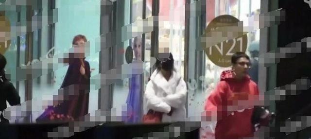 原创杨紫综艺生情疑似谈恋爱？与三字流量深夜被拍，一张图看出端倪