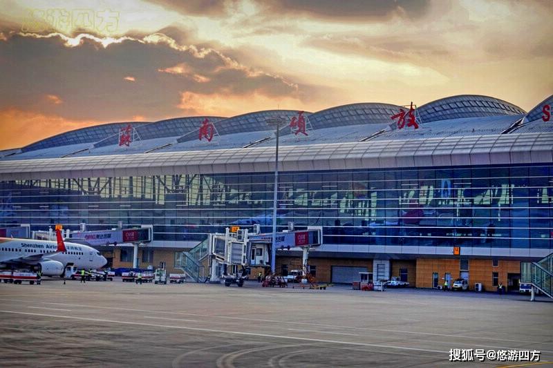 2010年,硕放机场被江苏省确立为无锡和苏州的共用机场,航站楼上的