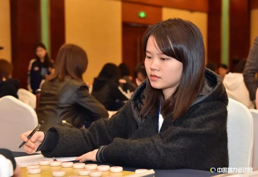 【组图】象棋个人赛女子组特写 楚河汉界群芳争艳