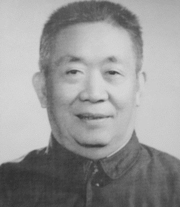 原创1935年,一位红军团长与部队失联,47年后才恢复身份,此人是谁?