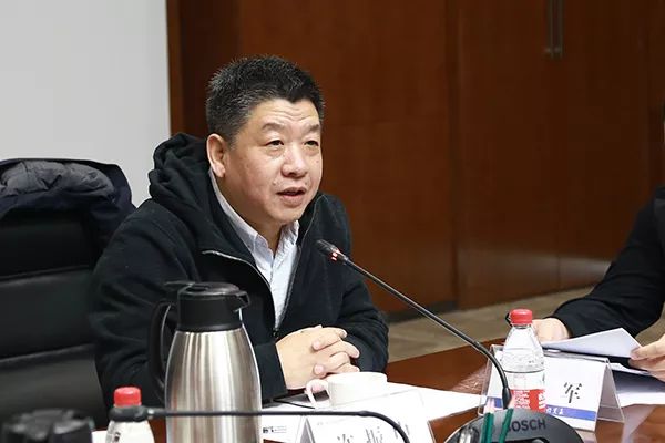 图:许振中提出研发建议 摄影:杨瑾首都机场集团质量安