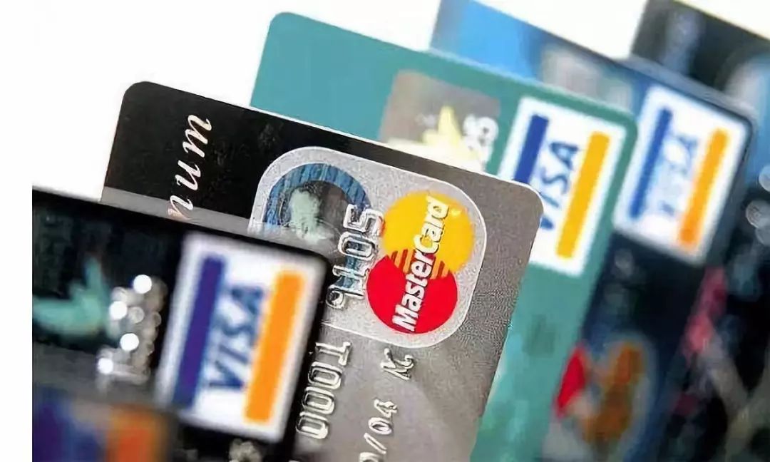 直播天下|你每个月需要花在信用卡上的费用，占月收入的多少呢？