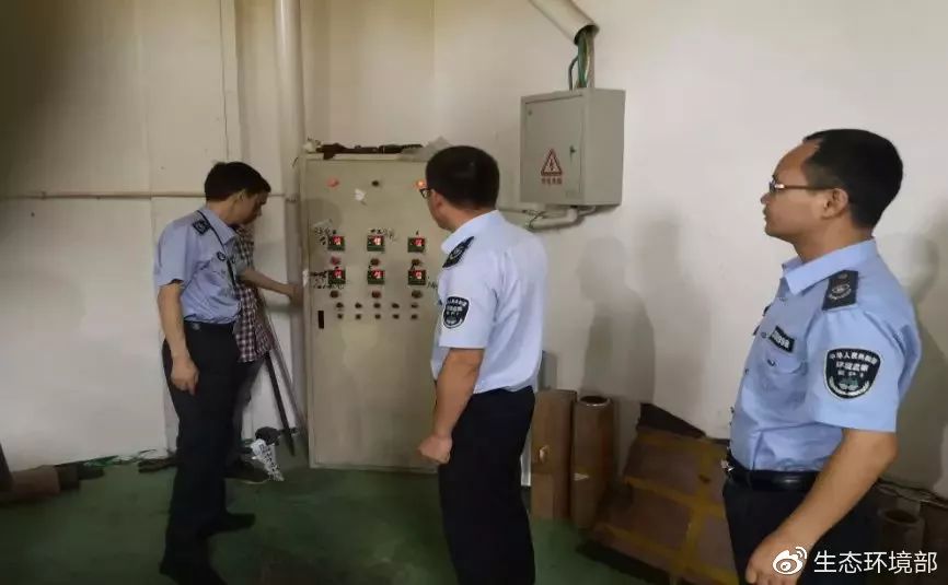 印刷厂老总_印刷厂车间图片(2)