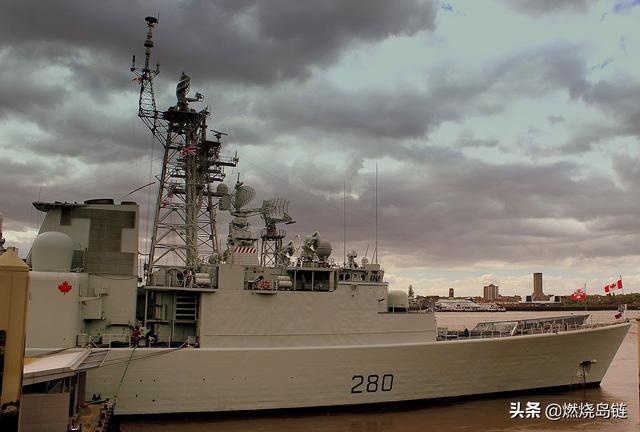 由反潜转行防空的印第安武士——加拿大海军"易洛魁人"级驱逐舰