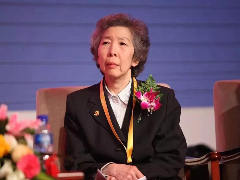 补壹刀：这六组数据，勾勒出今天香港的大轮廓