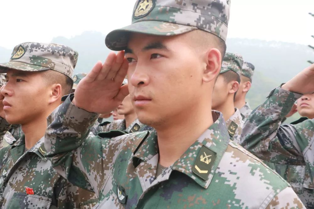 中国最美女兵图片 aab9df8eb98f47c9a2ee0f2bfabcd243.jpeg