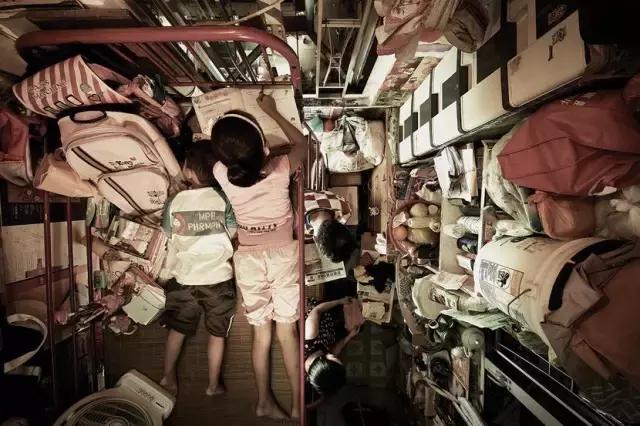 没见过香港的棺材房，你永远不知道，自己住得有多幸福！