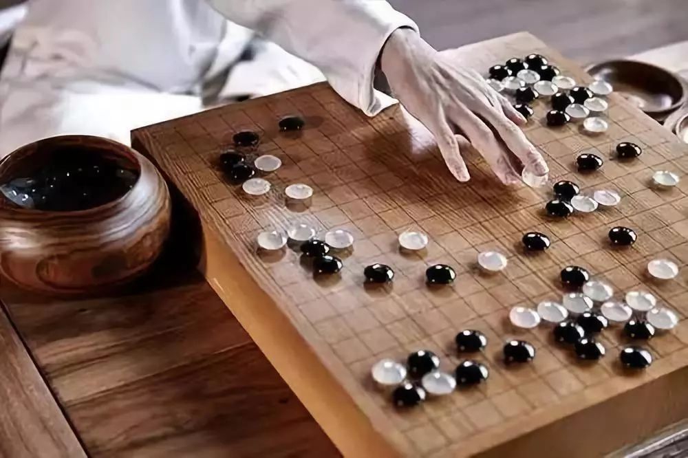 围棋高手排名_高手围棋对局图片(2)