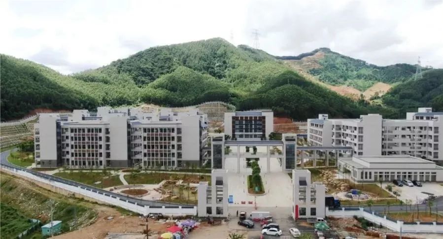 如杨侨中学,博师高级中学新校区于9月启动使用,博罗县佳兆业学校,城东