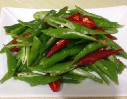 炒什么菜放辣椒籽好吃 bcc8f38aa4c6421db5a66f6107a6810d.jpeg