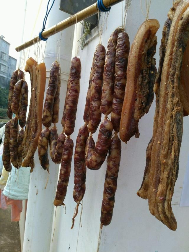 在家怎么自己做腊肉 ee66d1c8919346b88a1eaeba6ea191d0.jpeg