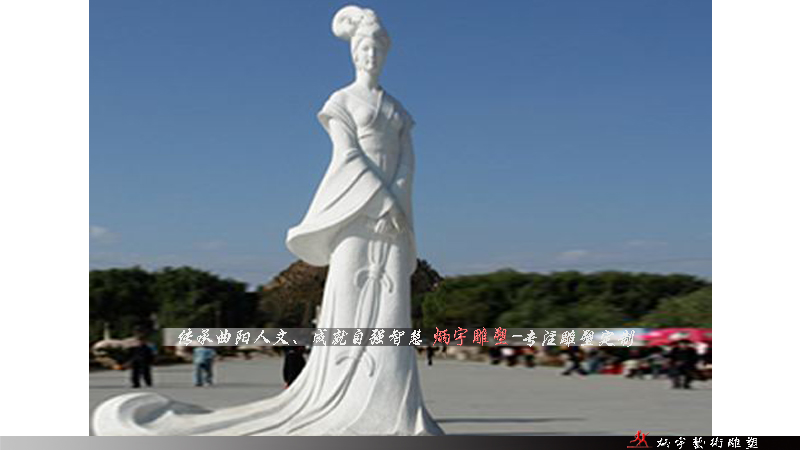 名嫱,字昭君,乳名皓月,西汉南郡秭归(今湖北省宜昌市兴山县 )人,与