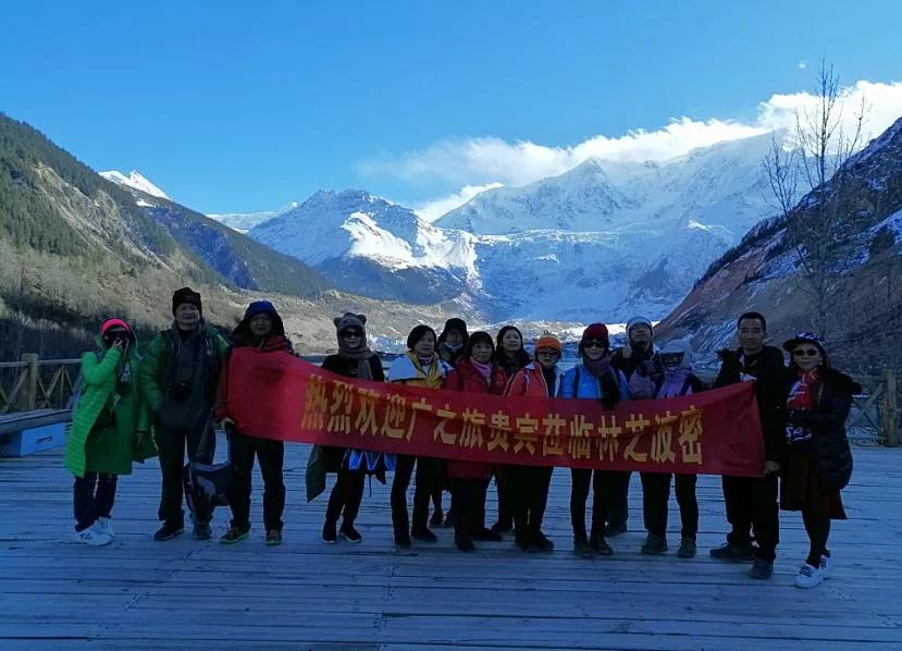 波密县积极与各大旅行社对接,把将游客"引进来"作为"冬游西藏"工作