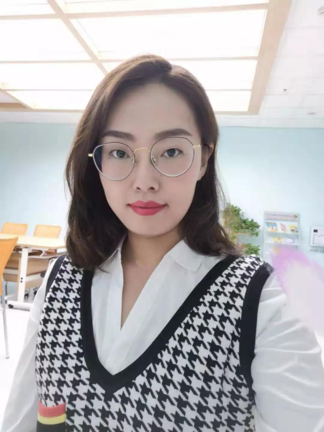 张莉 国际语言中心小学部英语教师