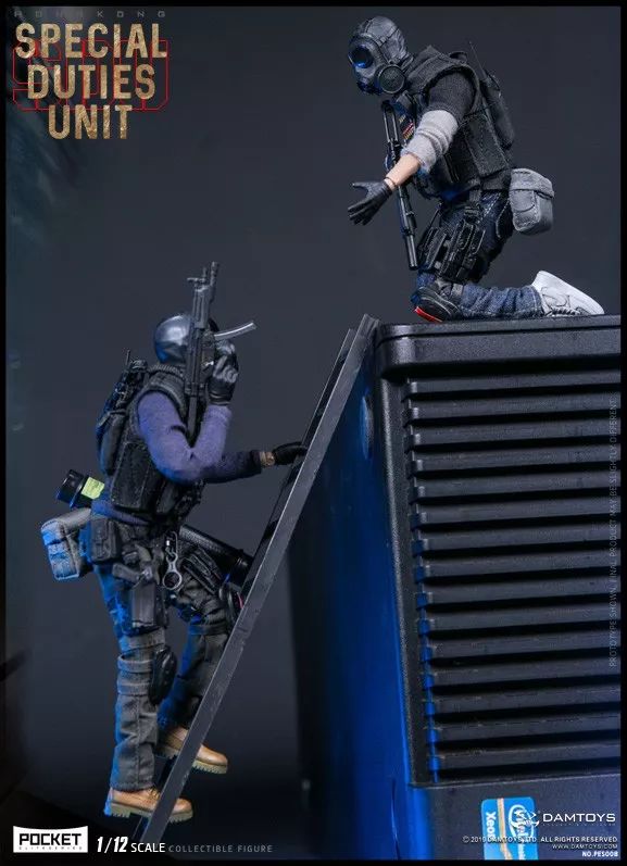 2把g17手枪,其中一把带光源(不能亮灯) - 护目镜 - mp5a5冲锋枪