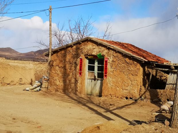 生土建筑是指以土材料为主体结构的建筑,是上世纪内蒙古农村地区广泛