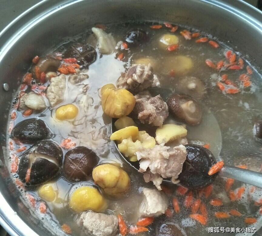 排骨汤怎么炖最有营养价值 6a2d69163eed42b5ad0cf2d7117b33e6.jpeg