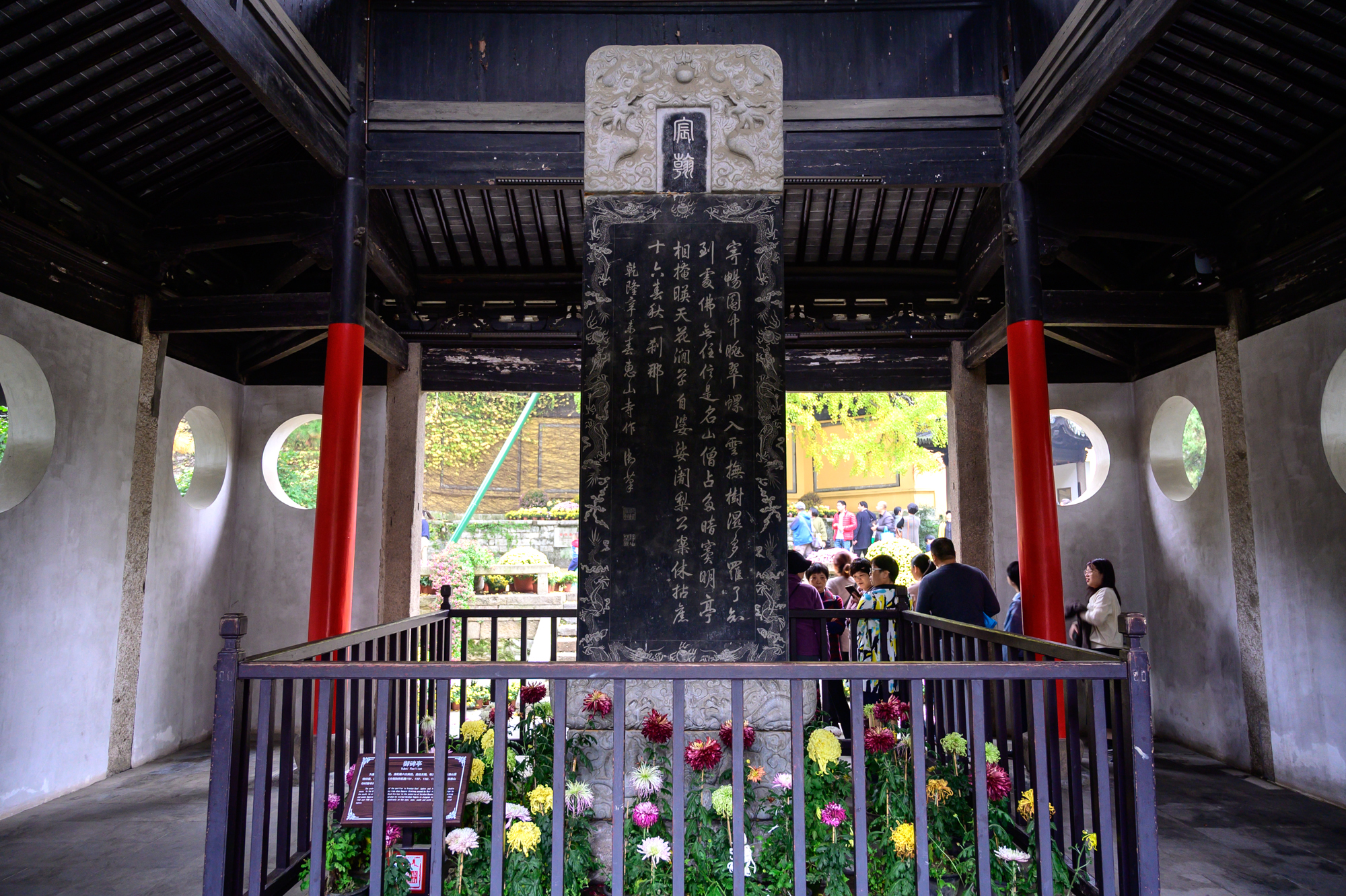 无锡排名第一的古寺，至今1500多年历史，寺前有一棵600年古银杏