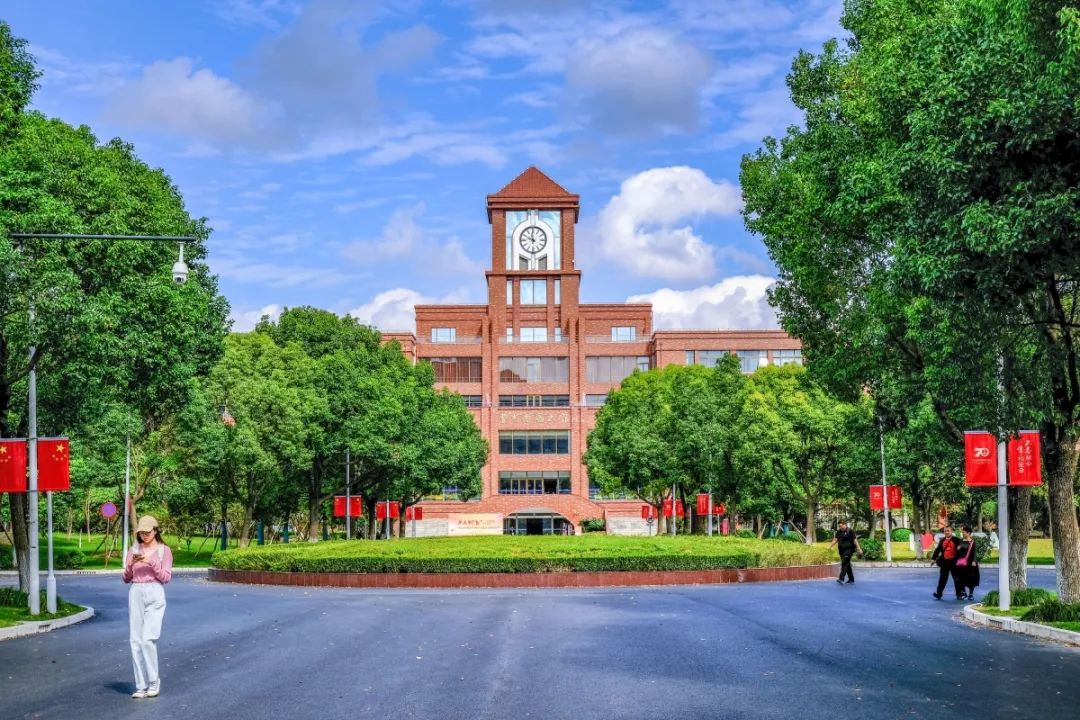 上海商学院 晚霞 上海公安学院 云 上海海关学院 晚霞 上海杉达学院